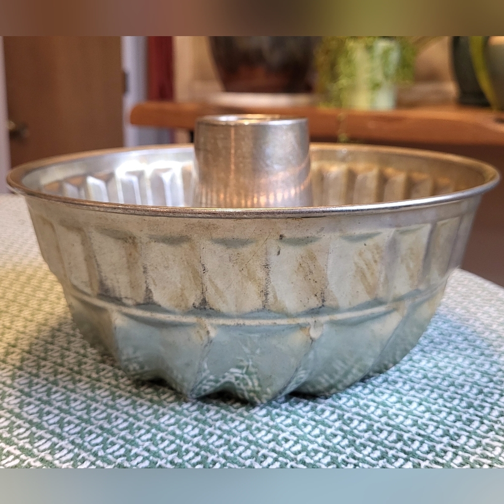 Vintage Kaiser Bundt Pan West Germany Aluminum Fluted Cake Mold Jello Farmhouse